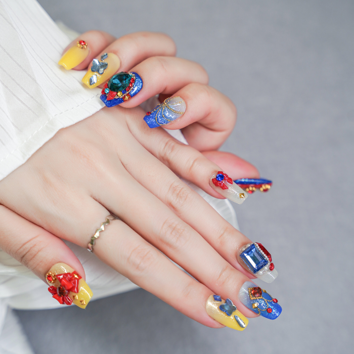 NAILIO™ Snow White Handmade Press-On Nails